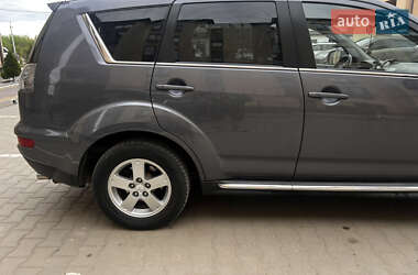 Позашляховик / Кросовер Mitsubishi Outlander 2010 в 