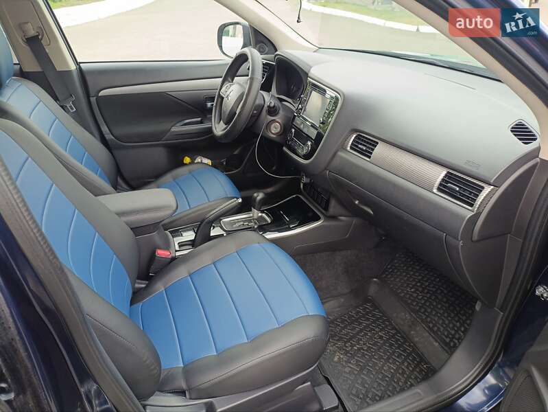 Внедорожник / Кроссовер Mitsubishi Outlander 2018 в Киеве