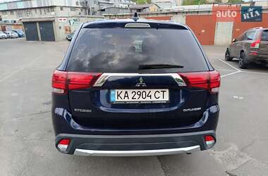 Позашляховик / Кросовер Mitsubishi Outlander 2018 в Києві