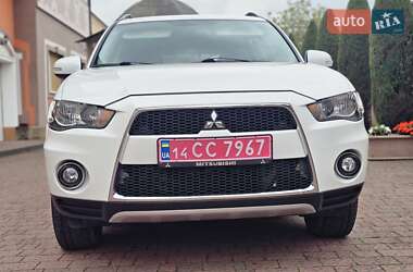 Внедорожник / Кроссовер Mitsubishi Outlander 2011 в 