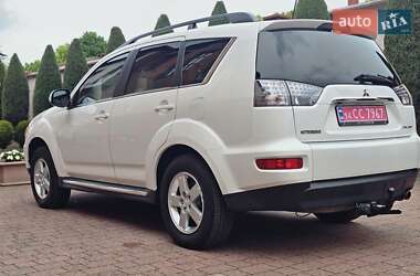 Внедорожник / Кроссовер Mitsubishi Outlander 2011 в 