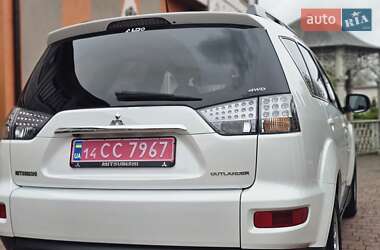 Внедорожник / Кроссовер Mitsubishi Outlander 2011 в 