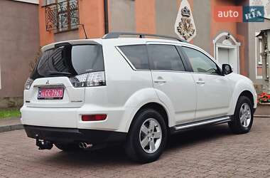 Внедорожник / Кроссовер Mitsubishi Outlander 2011 в 