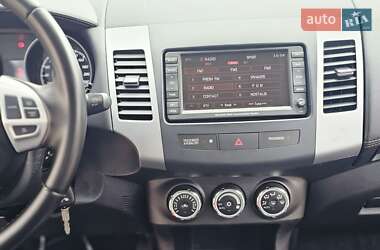 Внедорожник / Кроссовер Mitsubishi Outlander 2011 в 