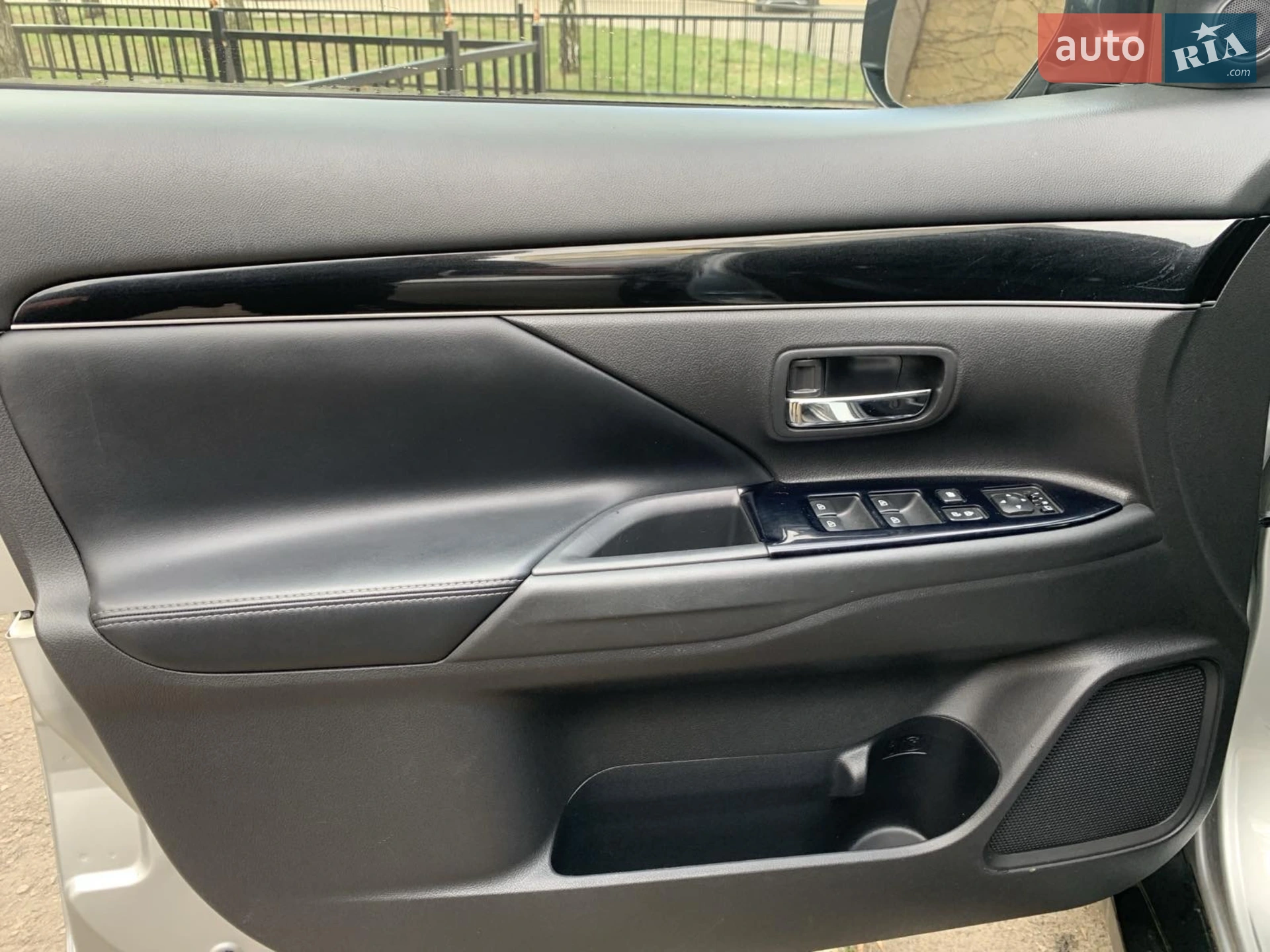 2018 Mitsubishi Outlander - мініатюра 8
