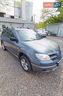 Внедорожник / Кроссовер Mitsubishi Outlander 2008 в 