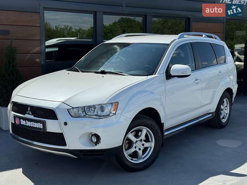 Внедорожник / Кроссовер Mitsubishi Outlander 2010 в 