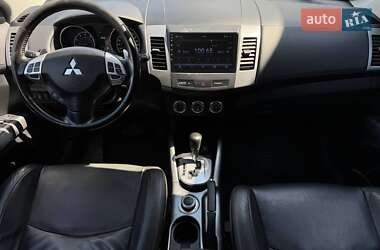 Внедорожник / Кроссовер Mitsubishi Outlander 2010 в 
