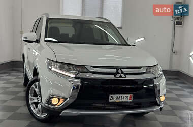 Внедорожник / Кроссовер Mitsubishi Outlander 2017 в Трускавце