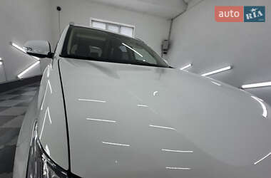 Внедорожник / Кроссовер Mitsubishi Outlander 2017 в 