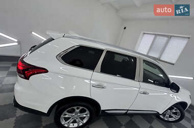 Внедорожник / Кроссовер Mitsubishi Outlander 2017 в 