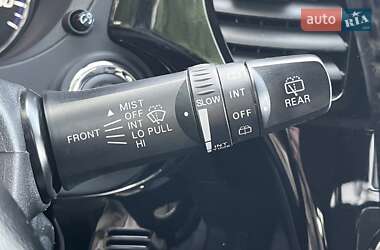 Позашляховик / Кросовер Mitsubishi Outlander 2015 в 
