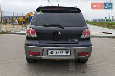 Позашляховик / Кросовер Mitsubishi Outlander 2003 в 