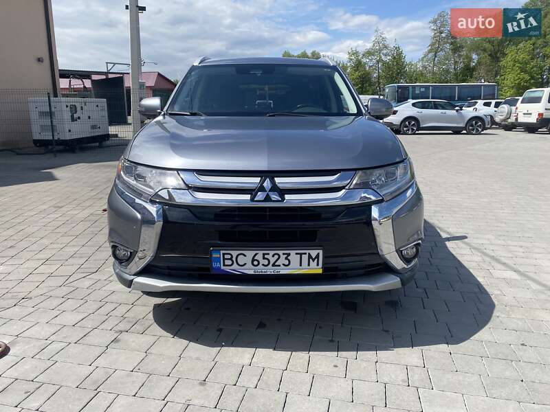 Mitsubishi Outlander 2016