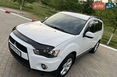 Позашляховик / Кросовер Mitsubishi Outlander 2012 в 