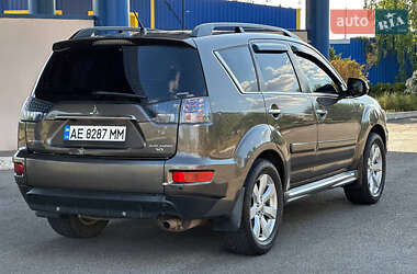 Внедорожник / Кроссовер Mitsubishi Outlander 2011 в 