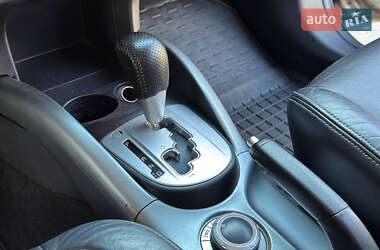 Внедорожник / Кроссовер Mitsubishi Outlander 2011 в 