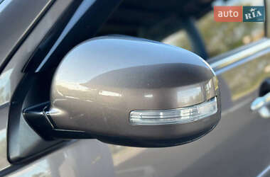 Внедорожник / Кроссовер Mitsubishi Outlander 2011 в 