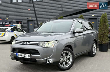 Позашляховик / Кросовер Mitsubishi Outlander 2013 в 