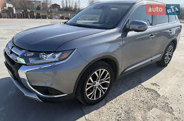 Внедорожник / Кроссовер Mitsubishi Outlander 2018 в 