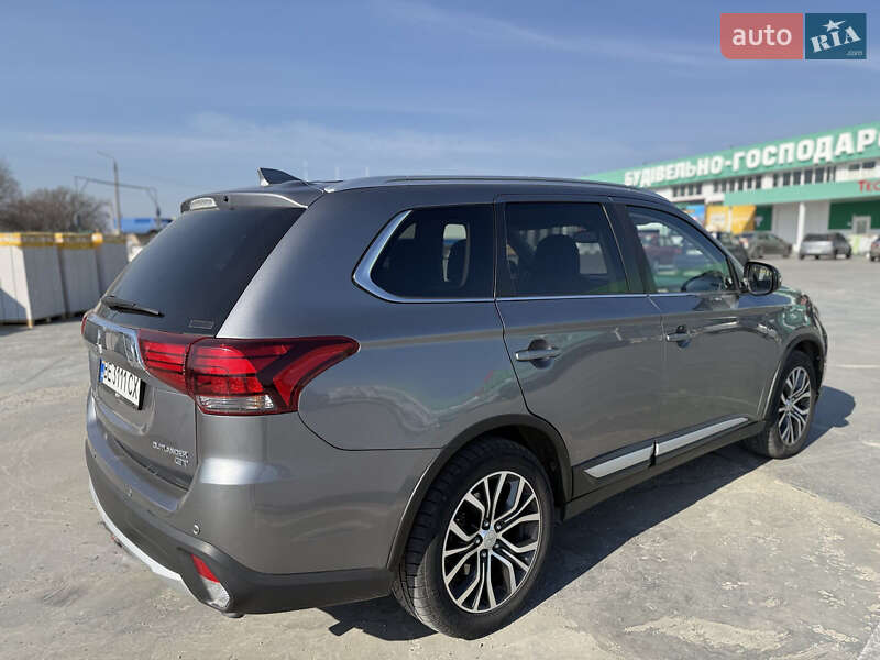 Внедорожник / Кроссовер Mitsubishi Outlander 2018 в Вознесенске