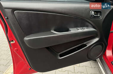 Внедорожник / Кроссовер Mitsubishi Outlander 2006 в 
