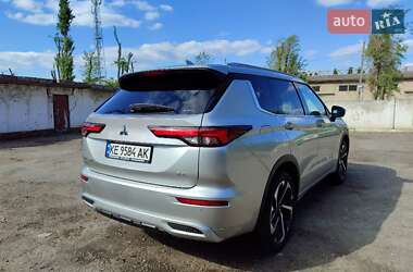 Внедорожник / Кроссовер Mitsubishi Outlander 2022 в 
