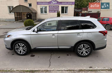 Внедорожник / Кроссовер Mitsubishi Outlander 2018 в 