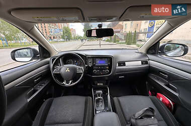 Внедорожник / Кроссовер Mitsubishi Outlander 2018 в 
