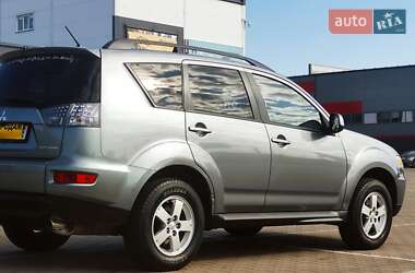 Внедорожник / Кроссовер Mitsubishi Outlander 2012 в Киеве