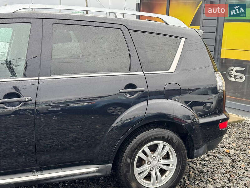 Позашляховик / Кросовер Mitsubishi Outlander 2010 в Стрию