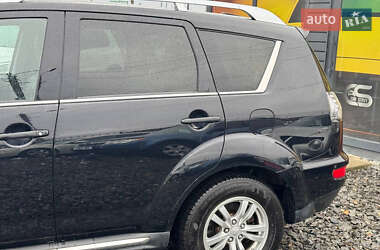 Внедорожник / Кроссовер Mitsubishi Outlander 2010 в 