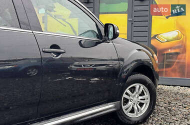 Внедорожник / Кроссовер Mitsubishi Outlander 2010 в 