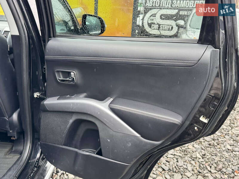 Позашляховик / Кросовер Mitsubishi Outlander 2010 в Стрию