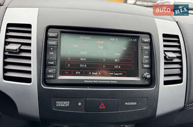 Внедорожник / Кроссовер Mitsubishi Outlander 2010 в 