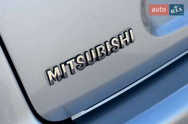 Внедорожник / Кроссовер Mitsubishi Outlander 2011 в 