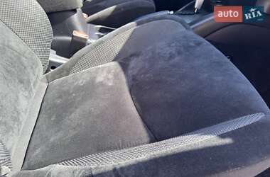 Внедорожник / Кроссовер Mitsubishi Outlander 2011 в 