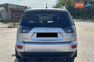 Внедорожник / Кроссовер Mitsubishi Outlander 2011 в 