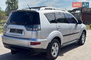 Внедорожник / Кроссовер Mitsubishi Outlander 2011 в 