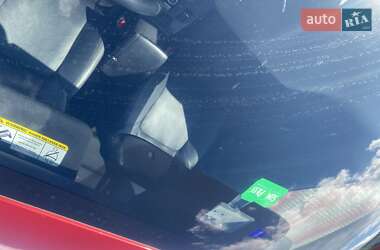 Позашляховик / Кросовер Mitsubishi Outlander 2019 в 