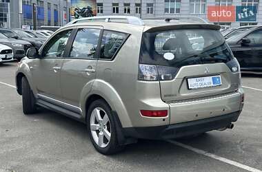 Внедорожник / Кроссовер Mitsubishi Outlander 2009 в 