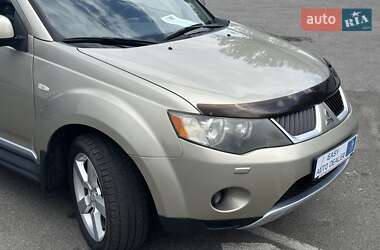Внедорожник / Кроссовер Mitsubishi Outlander 2009 в 