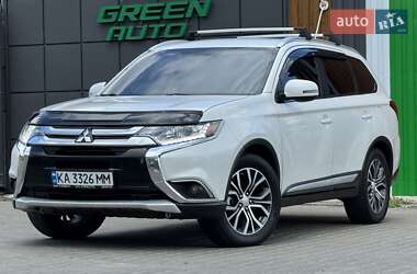 Позашляховик / Кросовер Mitsubishi Outlander 2016 в Одесі