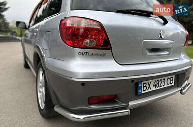 Позашляховик / Кросовер Mitsubishi Outlander 2006 в 