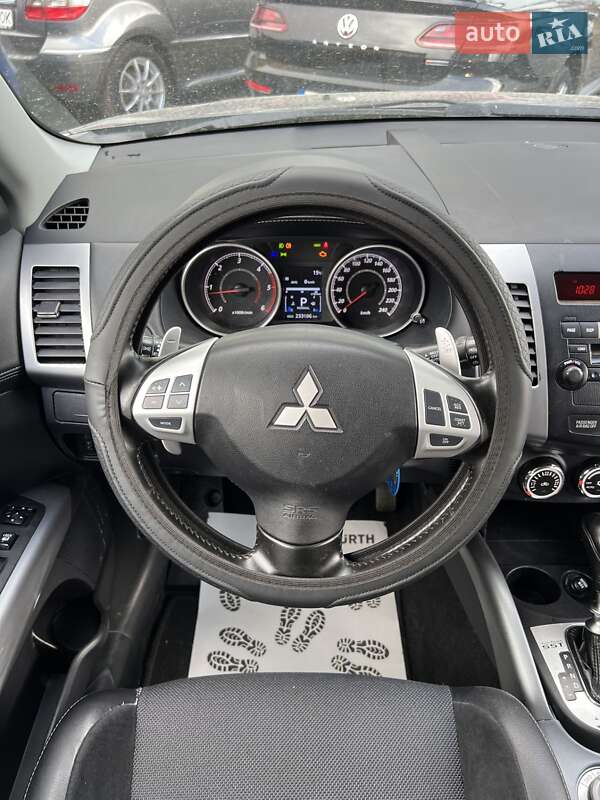 Внедорожник / Кроссовер Mitsubishi Outlander 2009 в Смеле