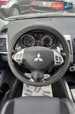 Внедорожник / Кроссовер Mitsubishi Outlander 2009 в 