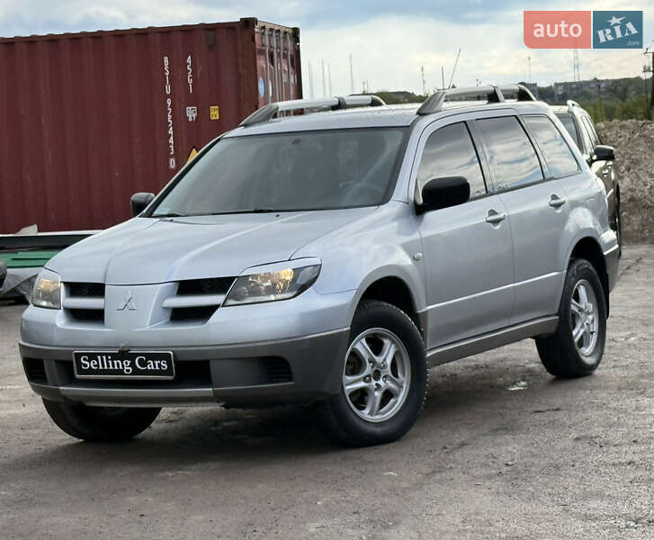 Позашляховик / Кросовер Mitsubishi Outlander 2003 в Рівному