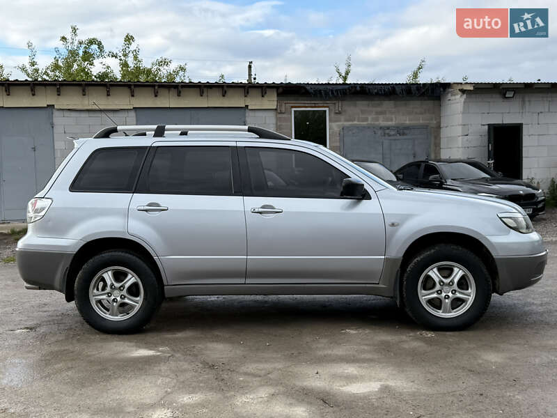 Позашляховик / Кросовер Mitsubishi Outlander 2003 в Рівному