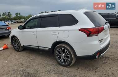 Внедорожник / Кроссовер Mitsubishi Outlander 2018 в 