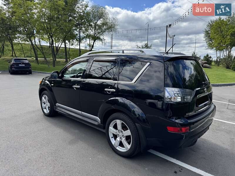 Позашляховик / Кросовер Mitsubishi Outlander 2009 в Києві